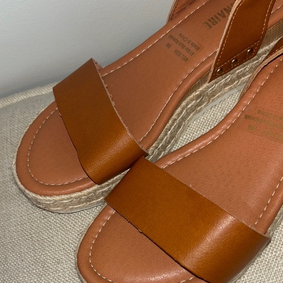 CUSHIONAIRE Women's Melissa Espadrille Platform Wedge Sandal - Picture 3 of 7